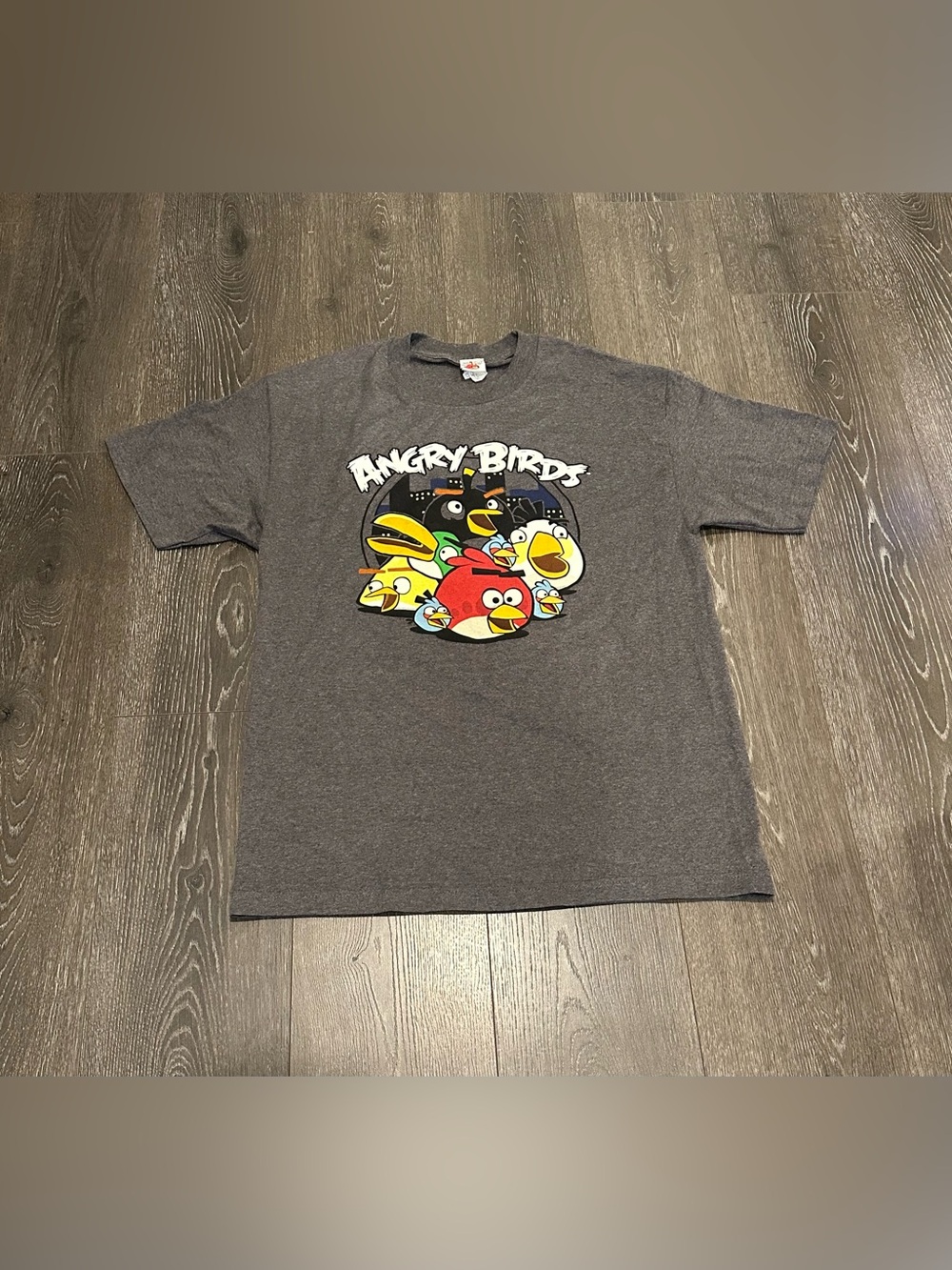 Fifth Sun Angry Birds Graphic Tee - Gray with Red Yellow Black Mens Size L